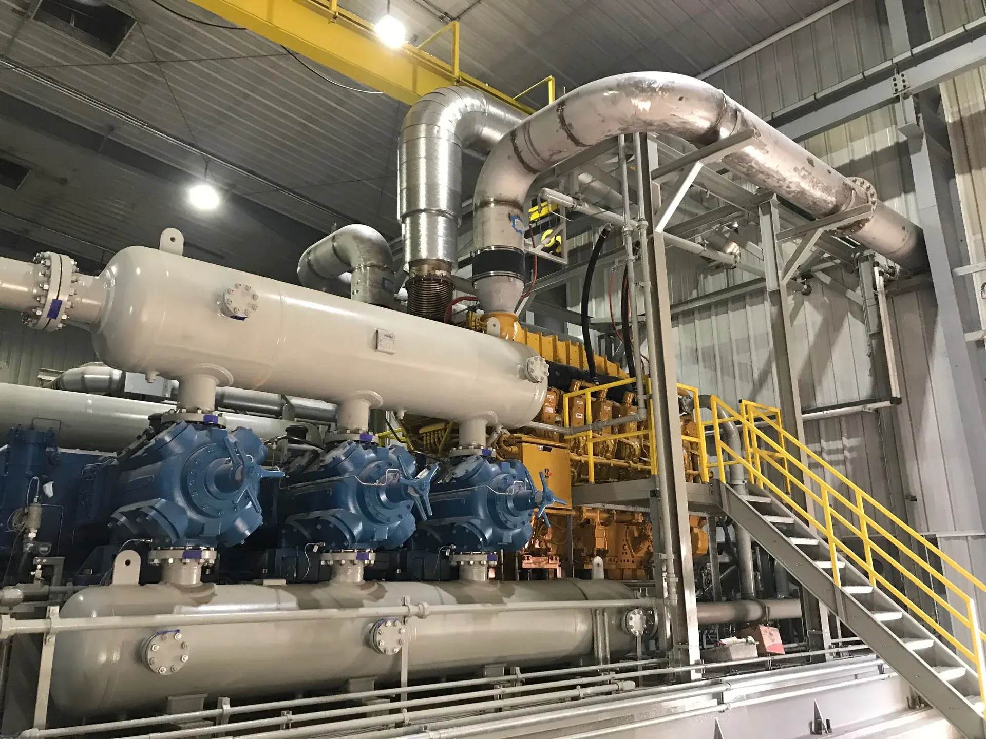 Compressor station with Caterpillar engine and Ariel compressors